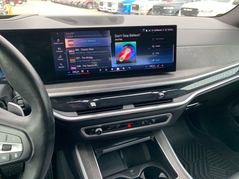 Used 2024 BMW X5 xDrive40i w/ Premium Package image 22