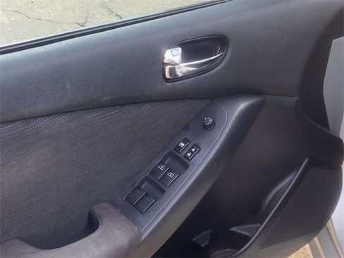 Used 2011 Nissan Altima 2.5 S w/ Convenience Pkg image 13