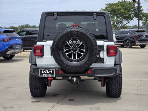 Used 2024 Jeep Wrangler Unlimited Rubicon w/ XTREMEE 35" Tire Package AWD/4WD image 13