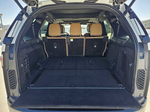 Used 2023 Land Rover Discovery HSE R-Dynamic image 15