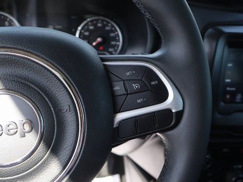 Used 2021 Jeep Renegade Latitude AWD/4WD image 24