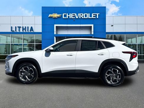 New 2026 Chevrolet Trax LT FWD image 5