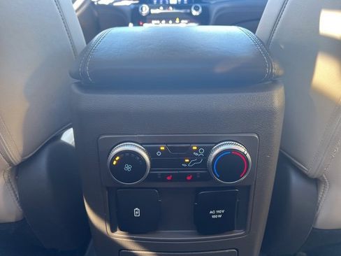Used 2023 Ford Explorer Platinum w/ Technology Package image 21