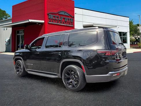 Used 2022 Jeep Wagoneer Series II RWD image 3