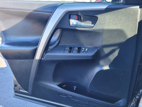 Used 2014 Toyota RAV4 XLE image 21