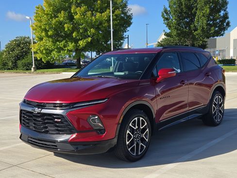 Used 2025 Chevrolet Blazer RS FWD image 9