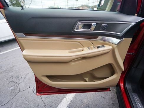 Used 2017 Ford Explorer Limited image 20