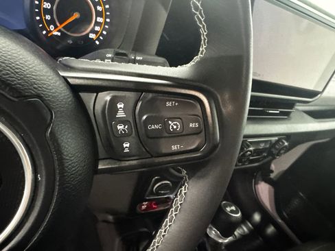 Used 2025 Jeep Wrangler Unlimited Sport AWD/4WD image 6