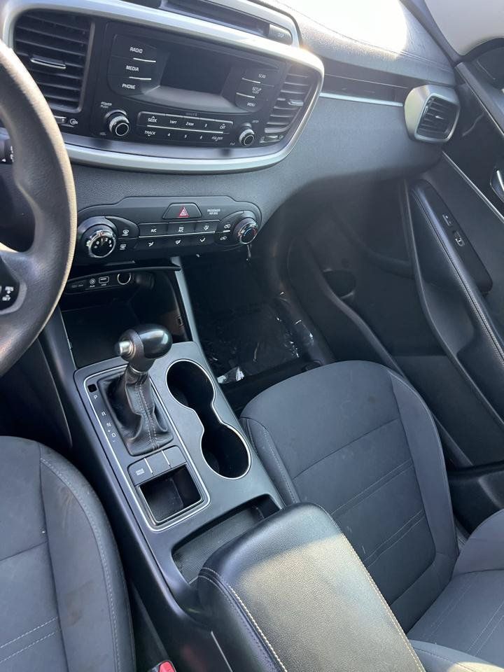 Used 2016 Kia Sorento L FWD image 12