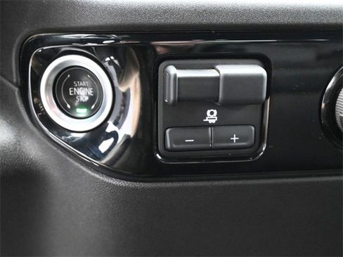 Certified 2024 Chevrolet Silverado 2500 LT image 26