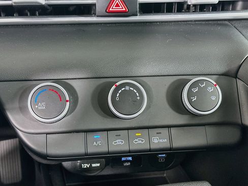 Used 2025 Hyundai Elantra SE FWD image 23