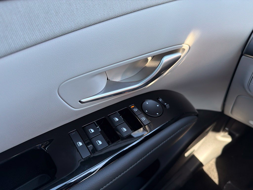 New 2026 Hyundai Tucson Limited AWD/4WD image 32