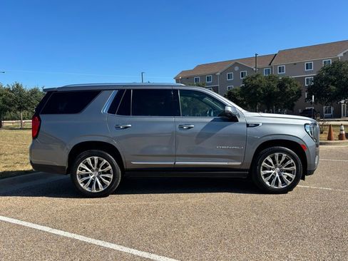 Used 2021 GMC Yukon Denali w/ Denali Premium Package image 5
