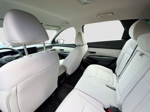 Certified 2025 Hyundai Tucson SE FWD image 23