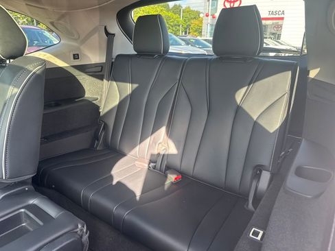Used 2025 Acura MDX w/ Advance Package image 45