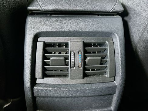 Used 2013 BMW 320i xDrive Sedan image 24