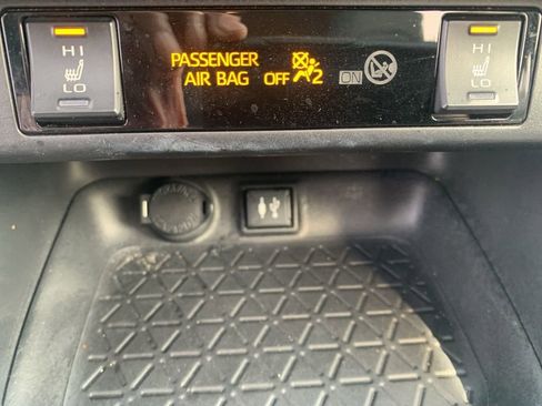 Used 2019 Toyota RAV4 XLE Premium w/ Cold Weather Package AWD/4WD image 22