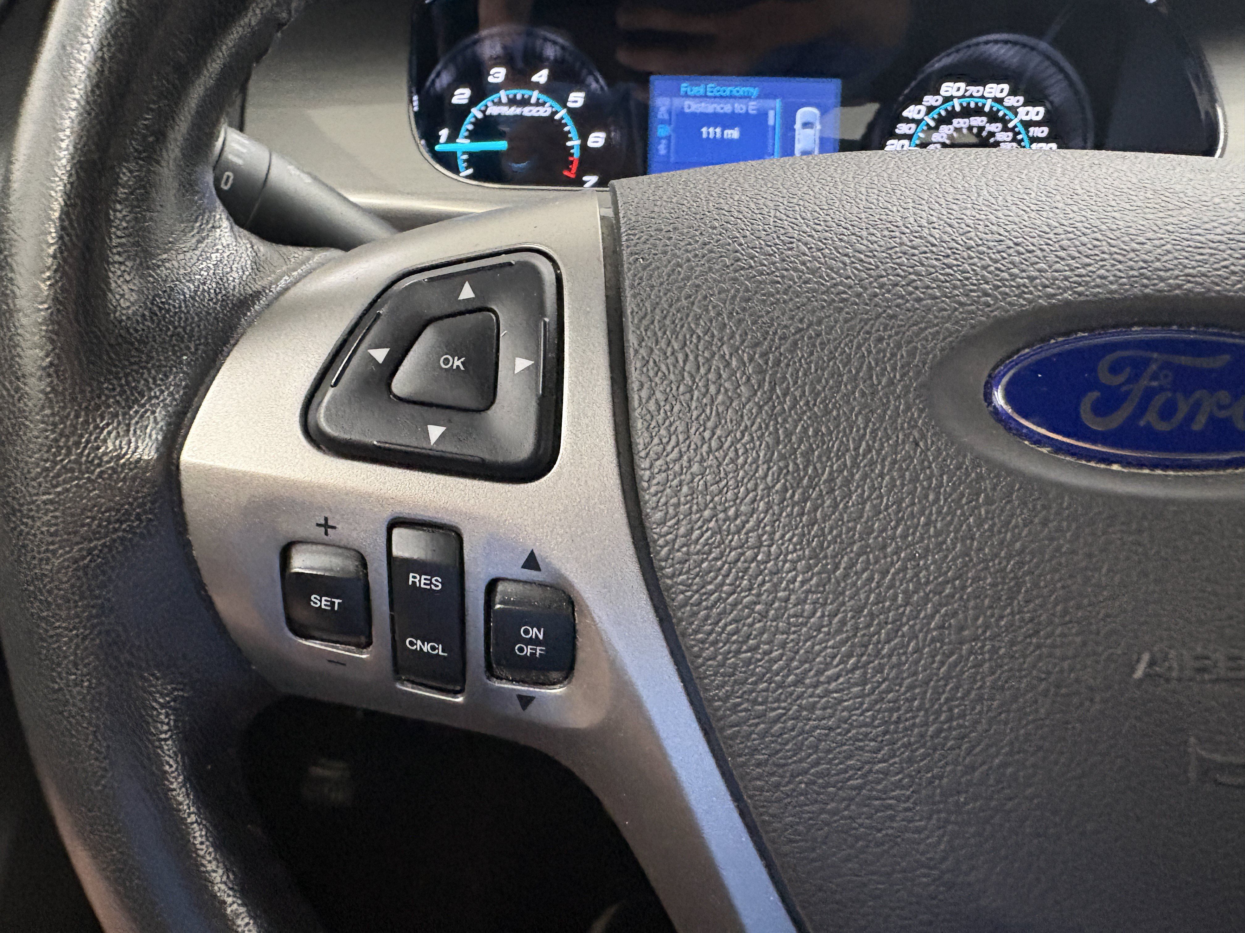 Used 2015 Ford Taurus SEL FWD image 29