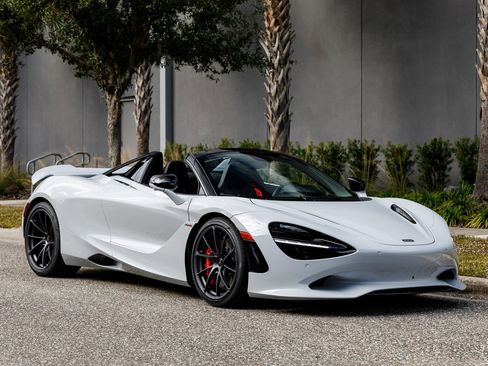 Used 2026 McLaren 750S Spider RWD image 1