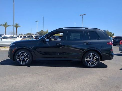 New 2025 BMW X7 xDrive40i w/ M Sport Package image 9