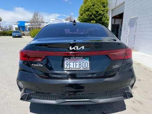 Used 2023 Kia Forte LXS w/ LXS Technology Package FWD image 5