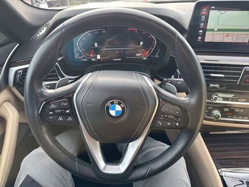 Used 2021 BMW 530i xDrive 530i xDrive w/ Premium Package image 19