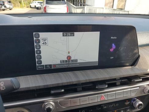 Used 2024 Kia Telluride EX w/ EX Captain's Chair Package image 22