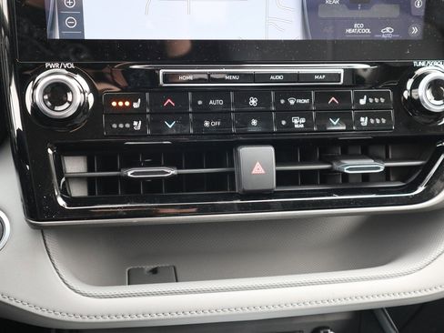 Used 2021 Toyota Highlander Limited AWD/4WD image 17