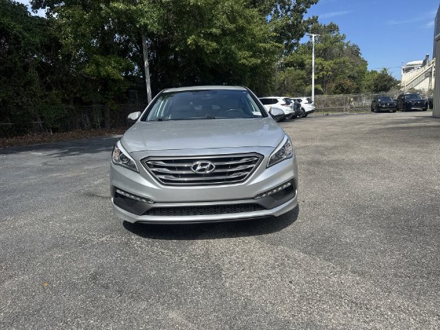 Used 2016 Hyundai Sonata Sport w/ Option Group 1V FWD image 2
