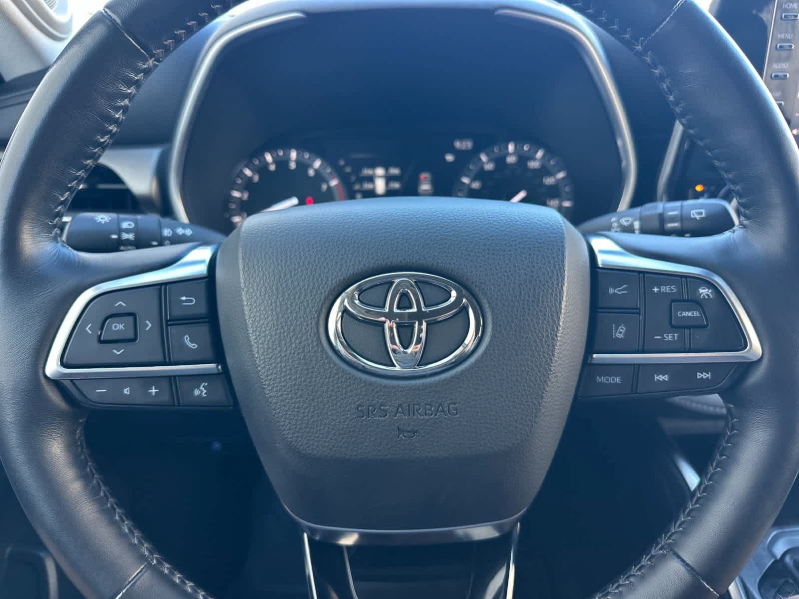 Used 2020 Toyota Highlander Limited AWD/4WD image 25