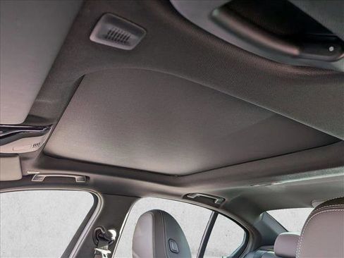 Used 2025 BMW 330i Sedan w/ Premium Package image 16