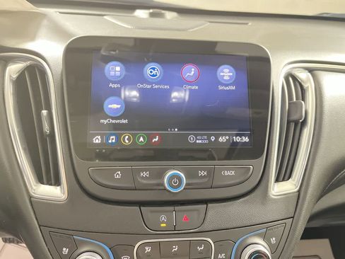 Used 2024 Chevrolet Malibu LT FWD image 18