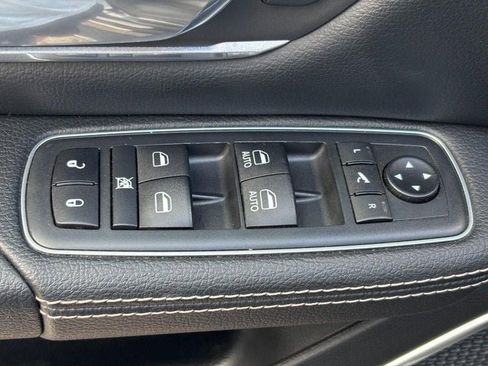 Used 2020 RAM 1500 Laramie image 25