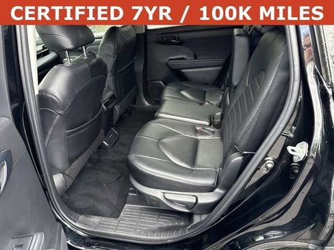 Used 2022 Toyota Highlander LE AWD/4WD image 16