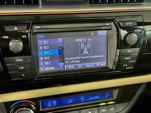Used 2016 Toyota Corolla LE FWD image 15