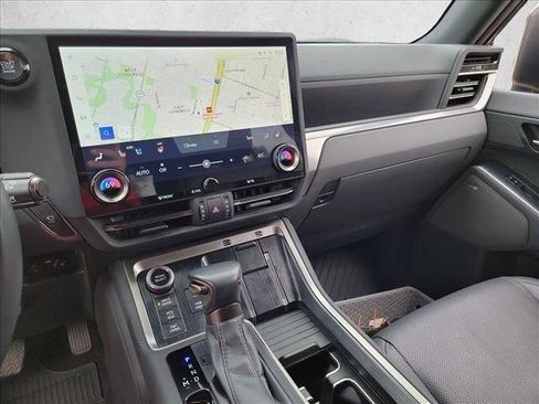 Used 2024 Lexus GX 550 AWD/4WD image 22