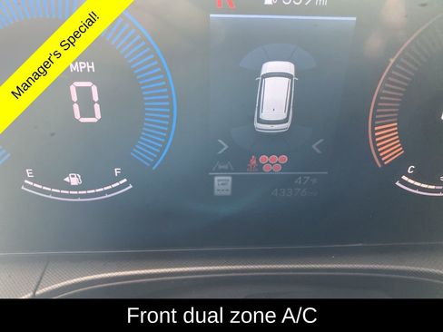 Used 2025 Hyundai Santa Fe SEL AWD/4WD image 4