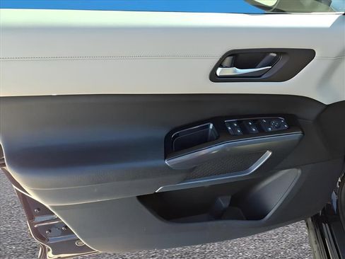 Used 2023 Nissan Pathfinder SL image 15