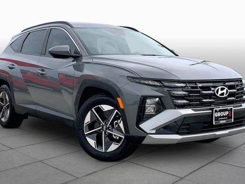 Used 2025 Hyundai Tucson SEL FWD image 3
