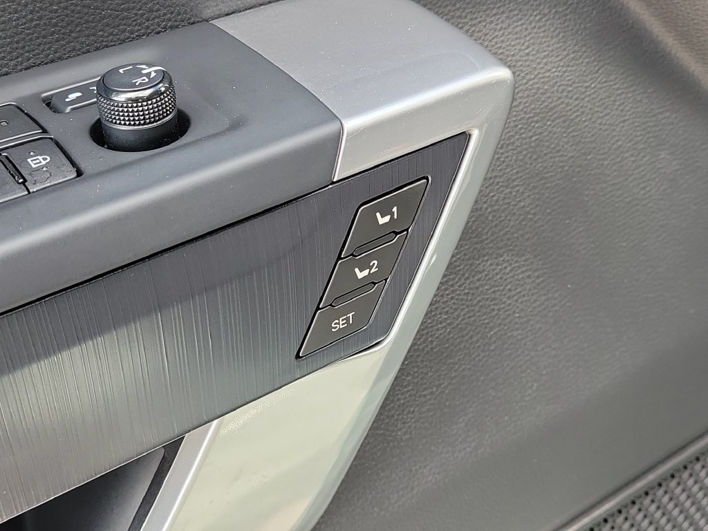 Used 2024 Toyota Sequoia Platinum AWD/4WD image 26