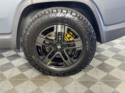 Used 2024 Rivian R1S Adventure AWD/4WD image 31
