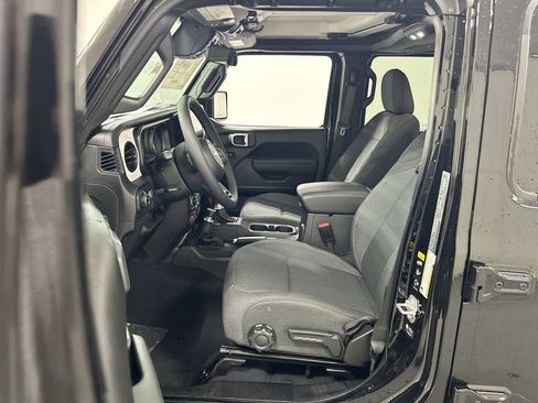 New 2026 Jeep Gladiator Sport AWD/4WD image 12