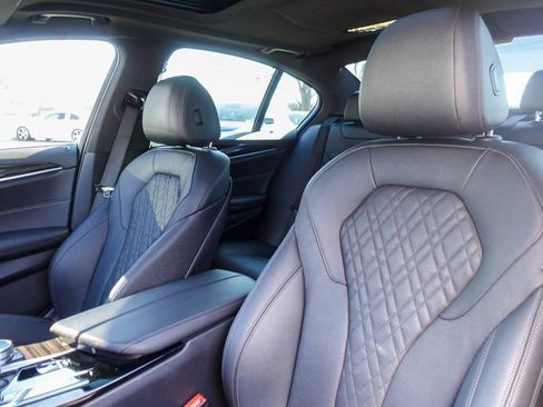 Used 2021 BMW 530i image 24