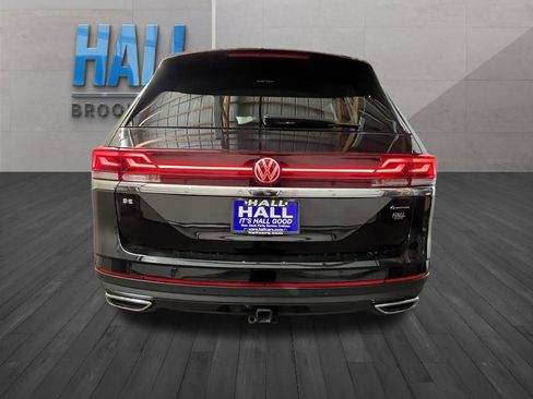 Certified 2025 Volkswagen Atlas SE w/ Panoramic Sunroof Package image 4