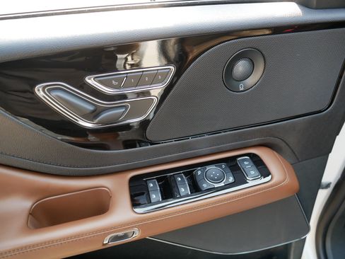 Used 2023 Lincoln Aviator Reserve w/ Jet Package AWD/4WD image 19