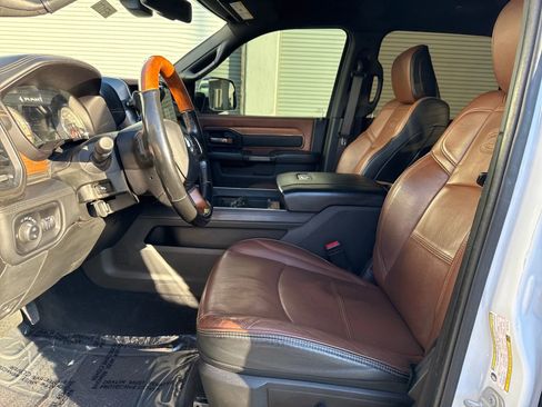 Used 2022 RAM 3500 Limited image 9