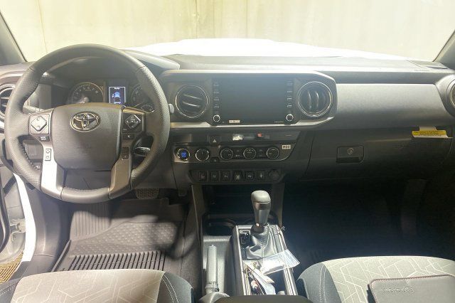 Used 2023 Toyota Tacoma TRD Sport w/ Technology Package AWD/4WD image 13