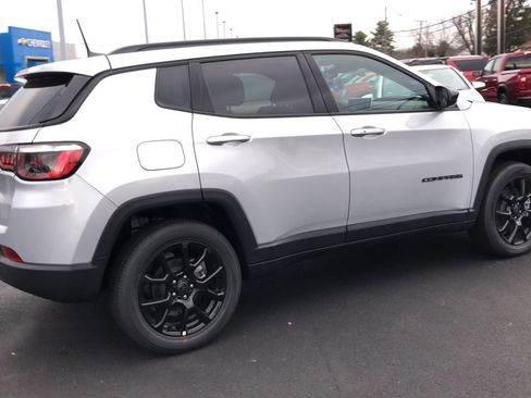 New 2026 Jeep Compass Latitude image 8