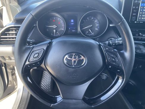 Used 2018 Toyota C-HR XLE image 24
