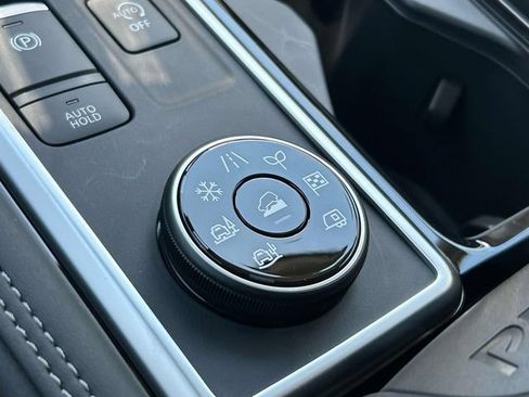 New 2026 Nissan Pathfinder Platinum AWD/4WD image 34